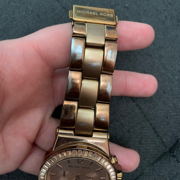 Host Pick!!! 🎉 Michael Kors women’s rose gold-tone watch jewels - Picture 6 of 12